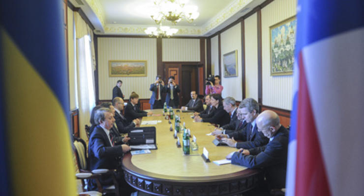 Яценюк обсудил ситуацию в Крыму с делегацией конгресса США