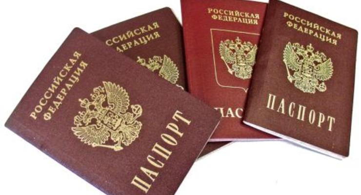 Российские паспорта уже получили 2,5 тысячи крымчан – Аксенов