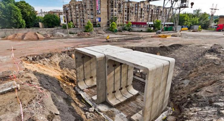 Строительство метро на Троещину заморозили