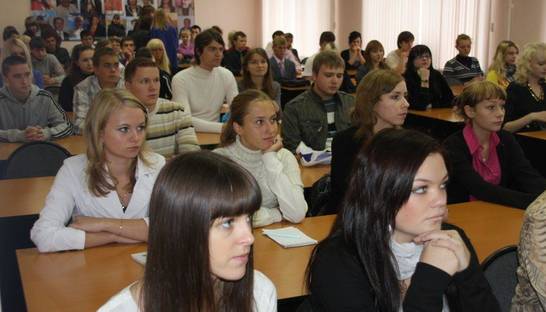 Студентам и школьникам России объяснят, зачем Путину Крым