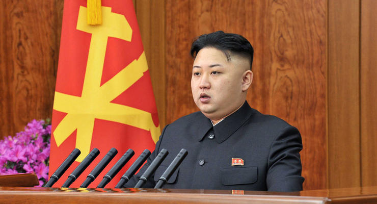Под диктатора: Мужчин КНДР обязали стричься как Ким Чен Ын