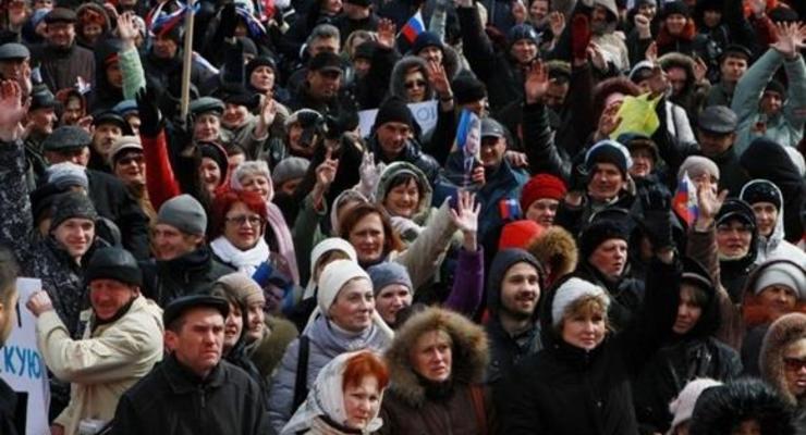 Призывы против фашизма. Как прошел пророссийский митинг в Донецке