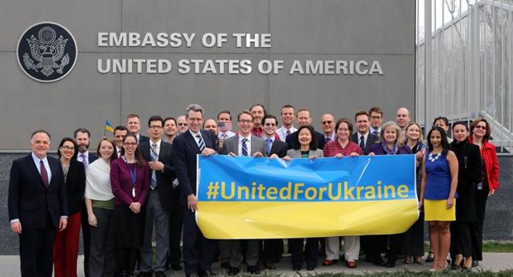 Посольства США в мире устроили флэш-моб за единую Украину