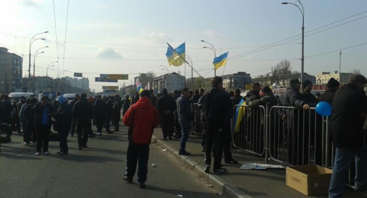 В Киеве предприниматели заблокировали движение по бульвару Перова