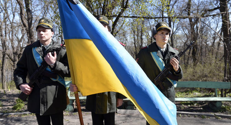 На Аскольдовой могиле похоронили безымянного активиста Евромайдана