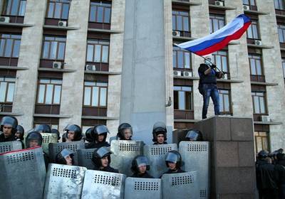 Итоги 6 апреля: штурмы и захваты зданий на Востоке Украины, введение комендантского часа на Майдане в Киеве