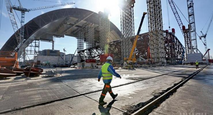 На Чернобыльской АЭС продолжается строительство саркофага