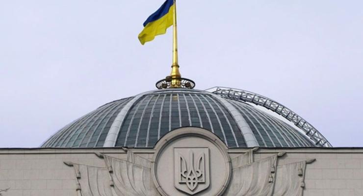 В Раду внесен законопроект о введении ЧП на востоке Украины
