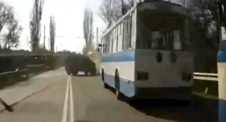 ДТП с участием российского Тигра в Крыму: видео момента аварии