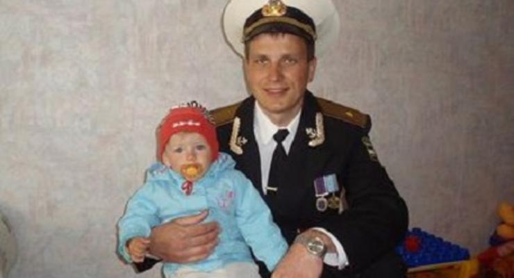Депутаты почтили минутой молчания погибшего в Крыму офицера