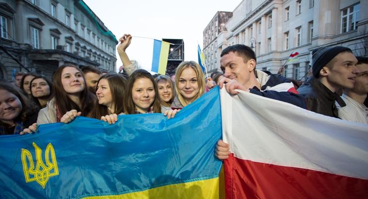 В Варшаве пели "Путин - ху*ло" и "Крым - это Украина"