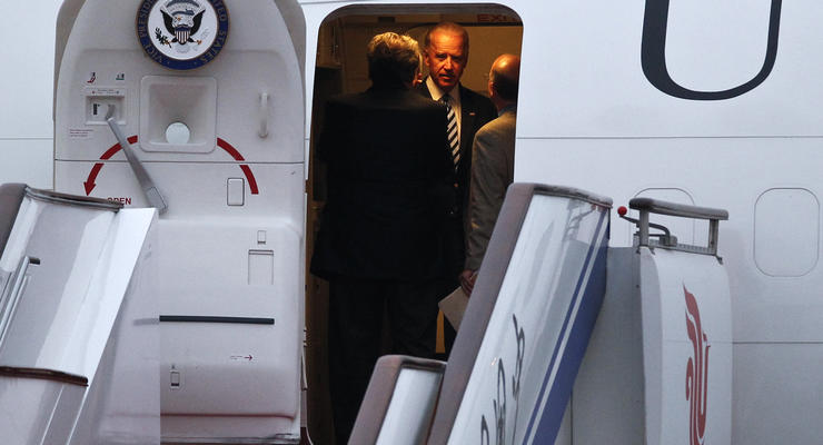 Вице-президент США Джо Байден прилетит в Киев