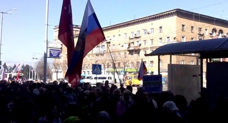 Обстановка накаляется: в Запорожье митингуют и сторонники единой Украины, и их оппоненты