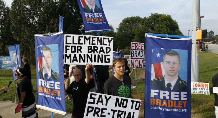Американскому рядовому Брэдли Мэннингу, сотрудничавшему с Wikileaks, отказали в помиловании