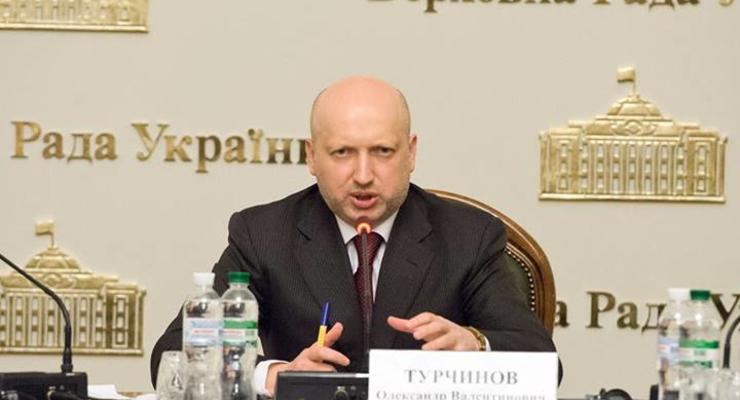 Турчинов лишит депутатов-совместителей мандатов через суд