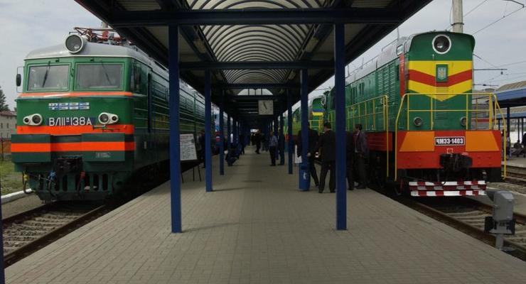 Около 150 "титушек", которые ехали на поезде из Крыма в Луганск, сошли в Донецкой области - МВД