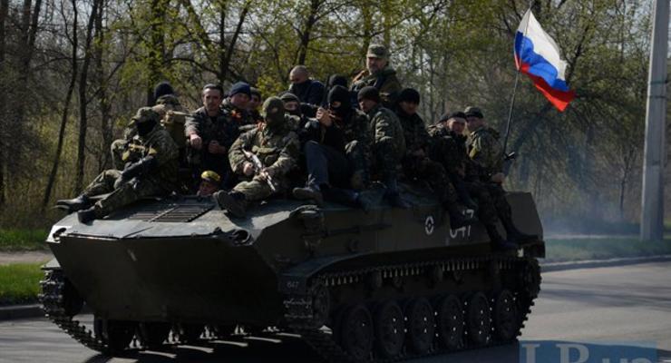 Бронетехника с российскими флагами из Краматорска прибыла в Славянск