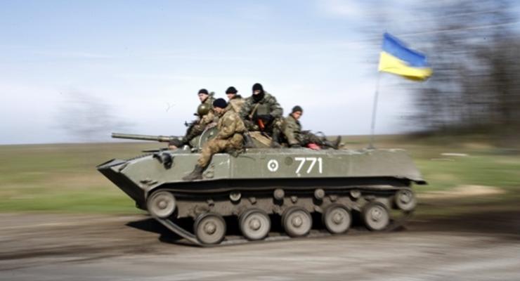Военные 25 бригады ответят перед судом за сдачу бронетехники – Турчинов