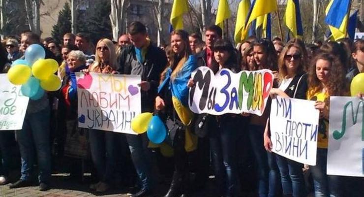 Мы возмущены. В Луганске на проукраинском митинге приняли резолюцию