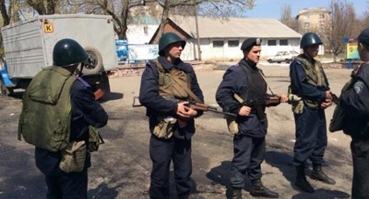 Нападение на воинскую часть в Мариуполе: милиция обнаружила гильзы и коктейли Молотова