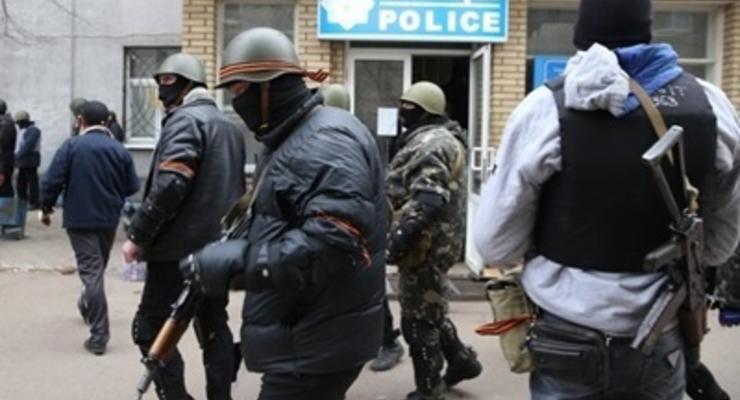 Протестующие  в Славянске запретили деятельность и агитацию за УДАР, Батькивщину и Свободу - СМИ