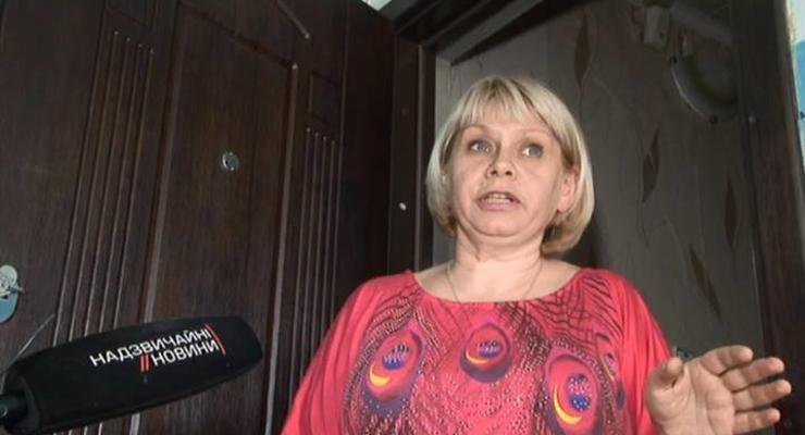 Женщину, которая в Харькове добивала ногами евромайдановца, отправили под домашний арест