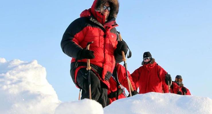 Детский Омбудсмен России с подростками застряли в снегах Арктики
