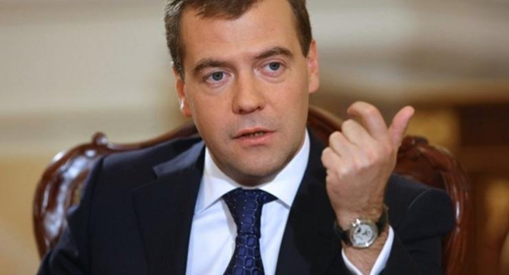 В случае санкций для российских товаров, РФ готова "показать зубы" - Медведев