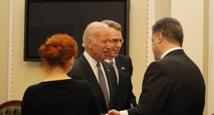 Вице-президент США упрекнул Украину в недостаточной борьбе с коррупцией