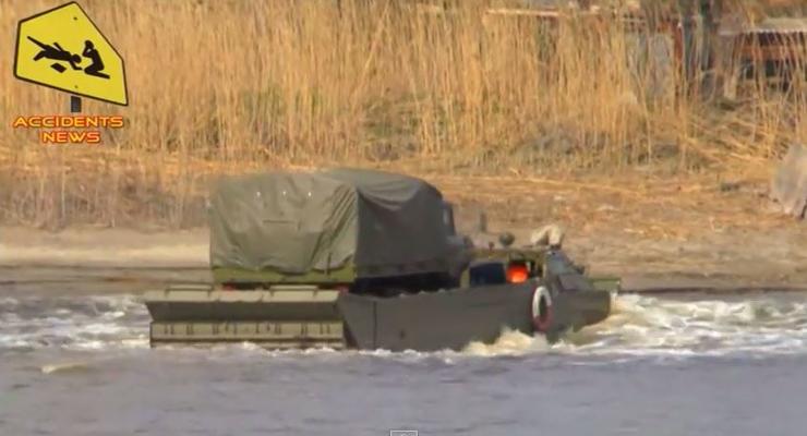 Российская армия у границы Украины учится форсировать реки