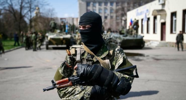 Нападающие на воинскую часть в Артемовске забросали солдат гранатами и стреляли из автоматов - Минобороны