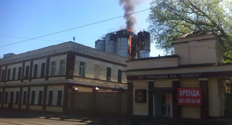 В Киеве горит пивзавод На Подоле