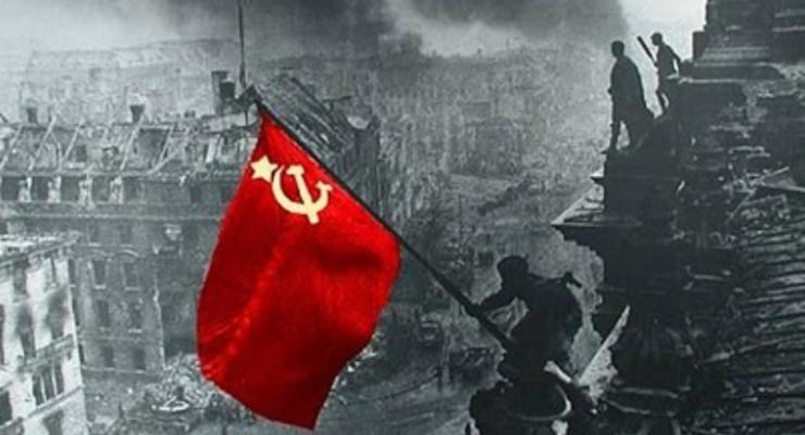 В Тернополе запретили советскую и нацистскую символику на 9 мая