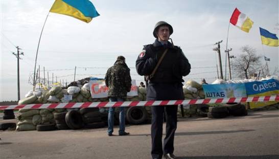 МВД просит украинцев обеспечить силовиков снаряжением, транспортом, бельем и деньгами