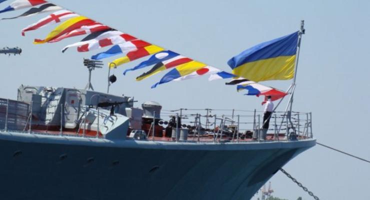 Из Севастополя в Одессу направились четыре украинских судна