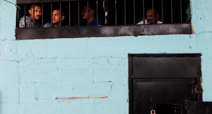 Пять осужденных подростков погибли в тюрьме в Гондурасе