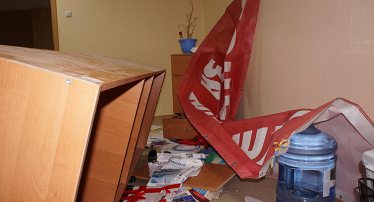 В Донецке напали на офис партии УДАР