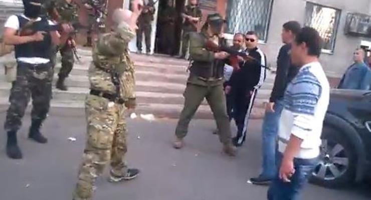 В сети появилось видео стрельбы в Красноармейске