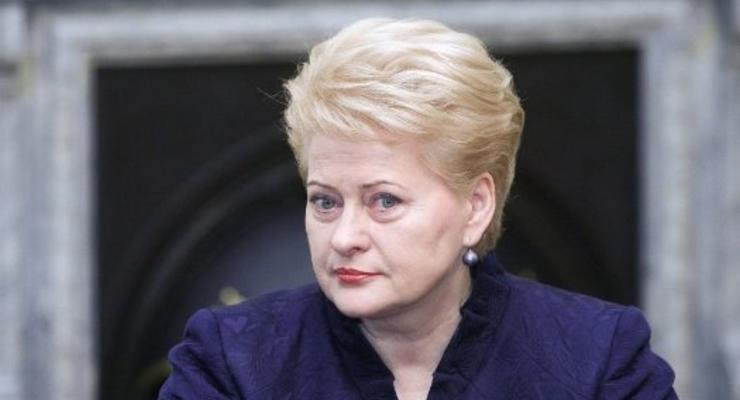 Выборы в Литве: Грибаускайте лидирует, но не побеждает