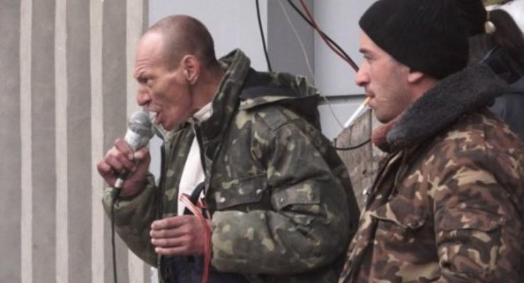 С захваченной нефтебазы в Луганской области неизвестные вывезли солярку – МВД