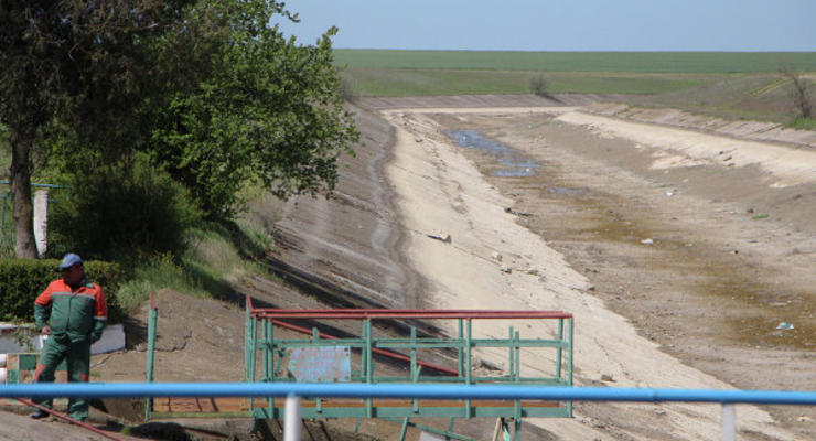 В Крыму два химзавода могут  прекратить работу из-за нехватки воды