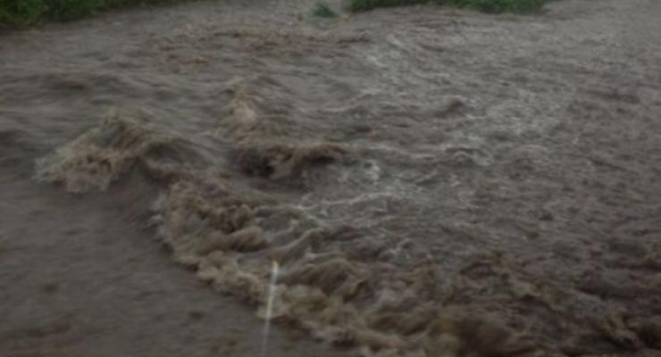 На Львовщине из-за дождей подтоплены дома, на дороги сходят селевые потоки