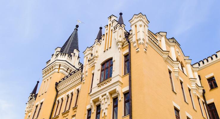 Во дворе замка Ричарда в Киеве идет незаконная стройка - архитекторы