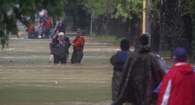 Балканы просят международной помощи в борьбе с наводнением