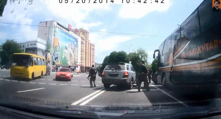 В Донецке напали на автобус Шахтера