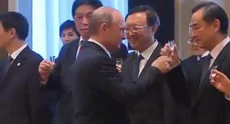 Путин и китайцы отметили подписание газового контракта