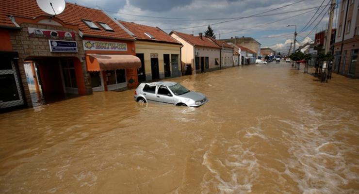 В Сербии объявили трехдневный траур по погибшим из-за наводнения