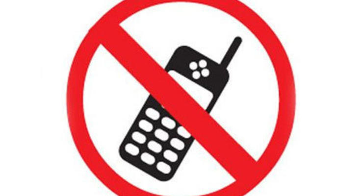 В ЛНР просят жителей области меньше разговаривать по мобильным телефонам