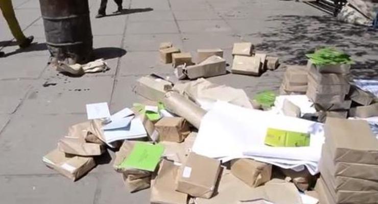 В Луганске сожгли избирательные бюллетени - соцсети