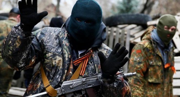 На Луганщине вооруженные боевики вывозят списки избирателей